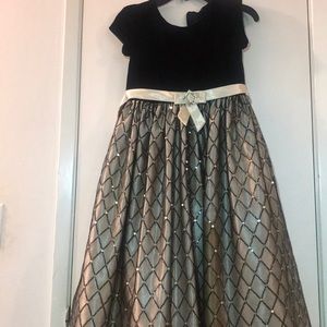 Holiday dress for little girls